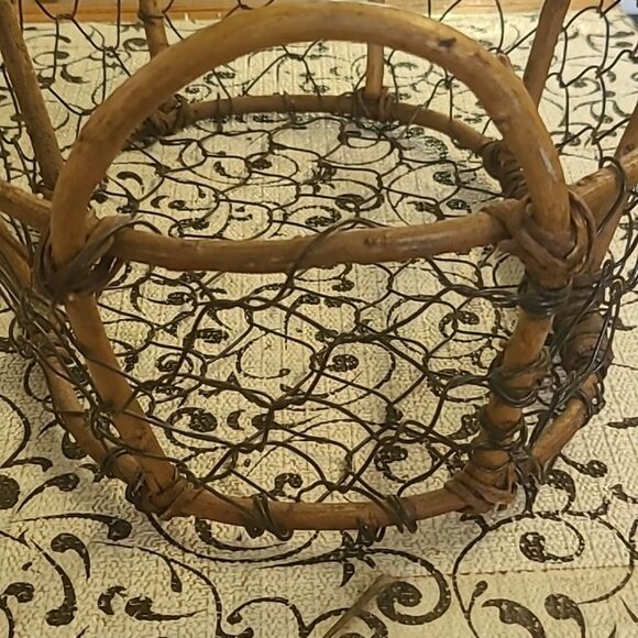 Rustic Brown Wire Basket - Picture 2 of 6